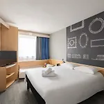 Ibis Stare 2*