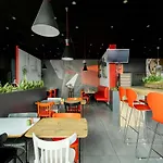 Ibis Stare 2*