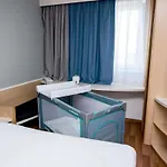 Ibis Stare 2*