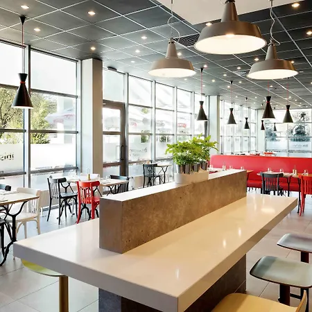 波兹南斯塔勒米亚斯托宜必思酒店 酒店 2*