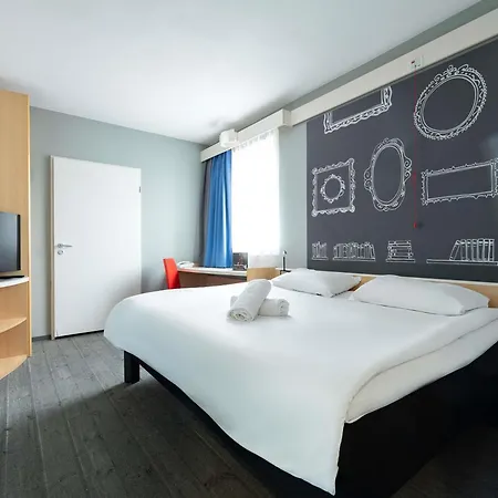 波兹南斯塔勒米亚斯托宜必思酒店 酒店 2*