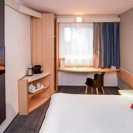 波兹南斯塔勒米亚斯托宜必思酒店 酒店